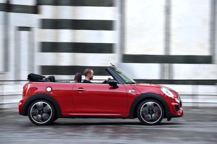  Mini Cooper S JCW Cabrio 2016 года  (фото 27 из 104)